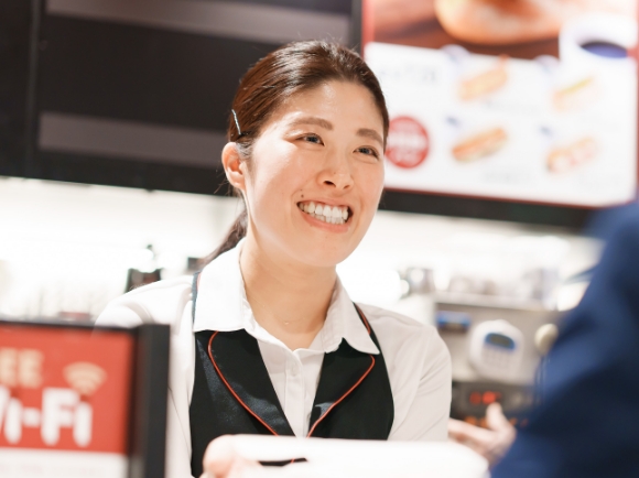 カフェ・ベローチェの店員1