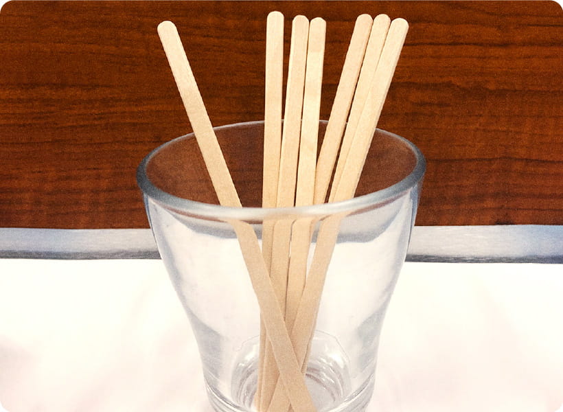 マドラーを木製資材に切り替え、プラスチック使用量削減に努めています。