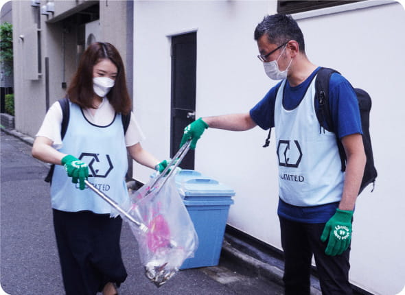 近隣地域の皆さまとのあたたかな交流を大切に、 地域の清掃活動に取り組んでまいります。